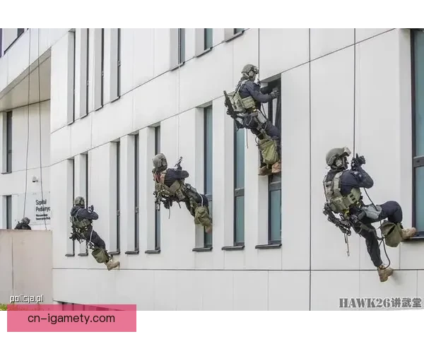 波兰严寒考验球员全副保暖上阵